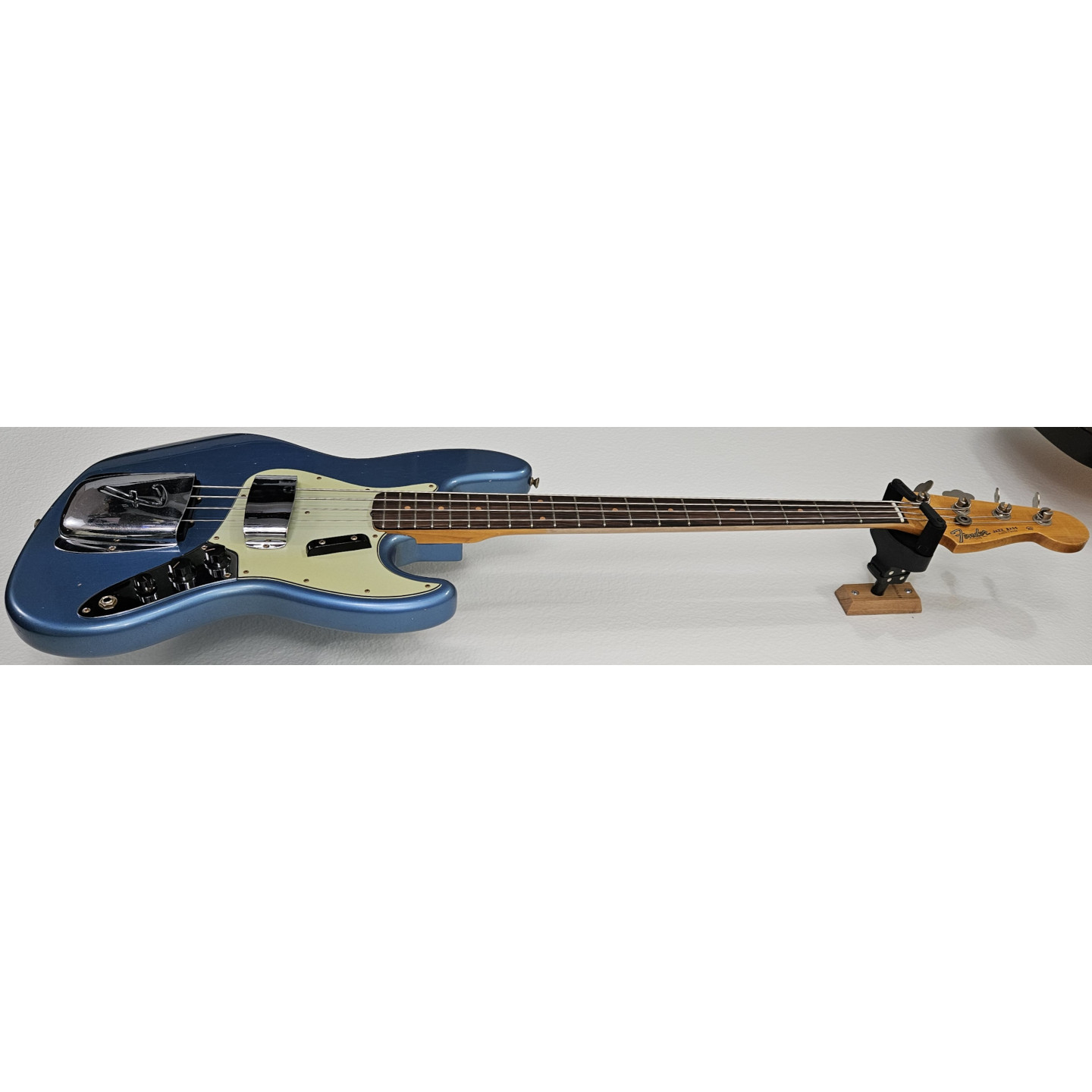 2023 Fender Custom Shop 1964 Jazz Bass Journeyman Relic - Aged Lake Placid Blue