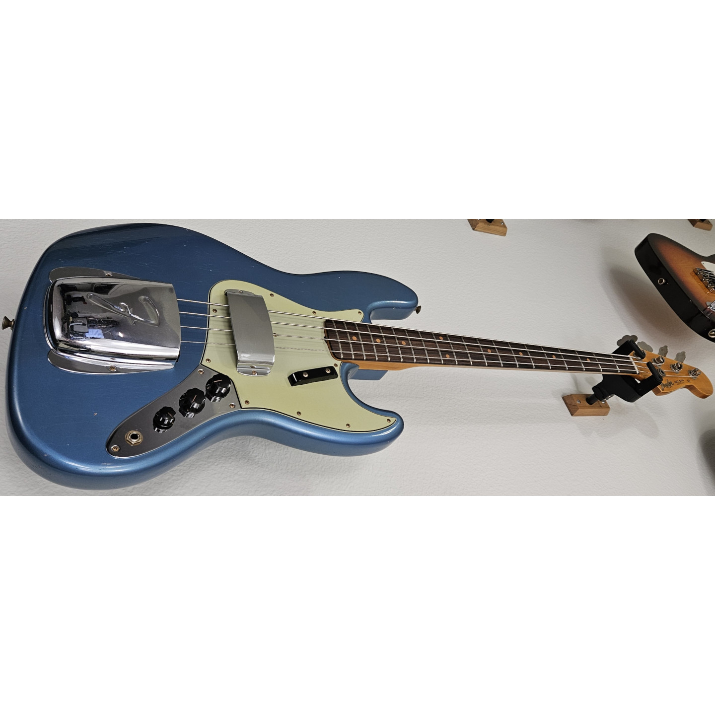 2023 Fender Custom Shop 1964 Jazz Bass Journeyman Relic - Aged Lake Placid Blue