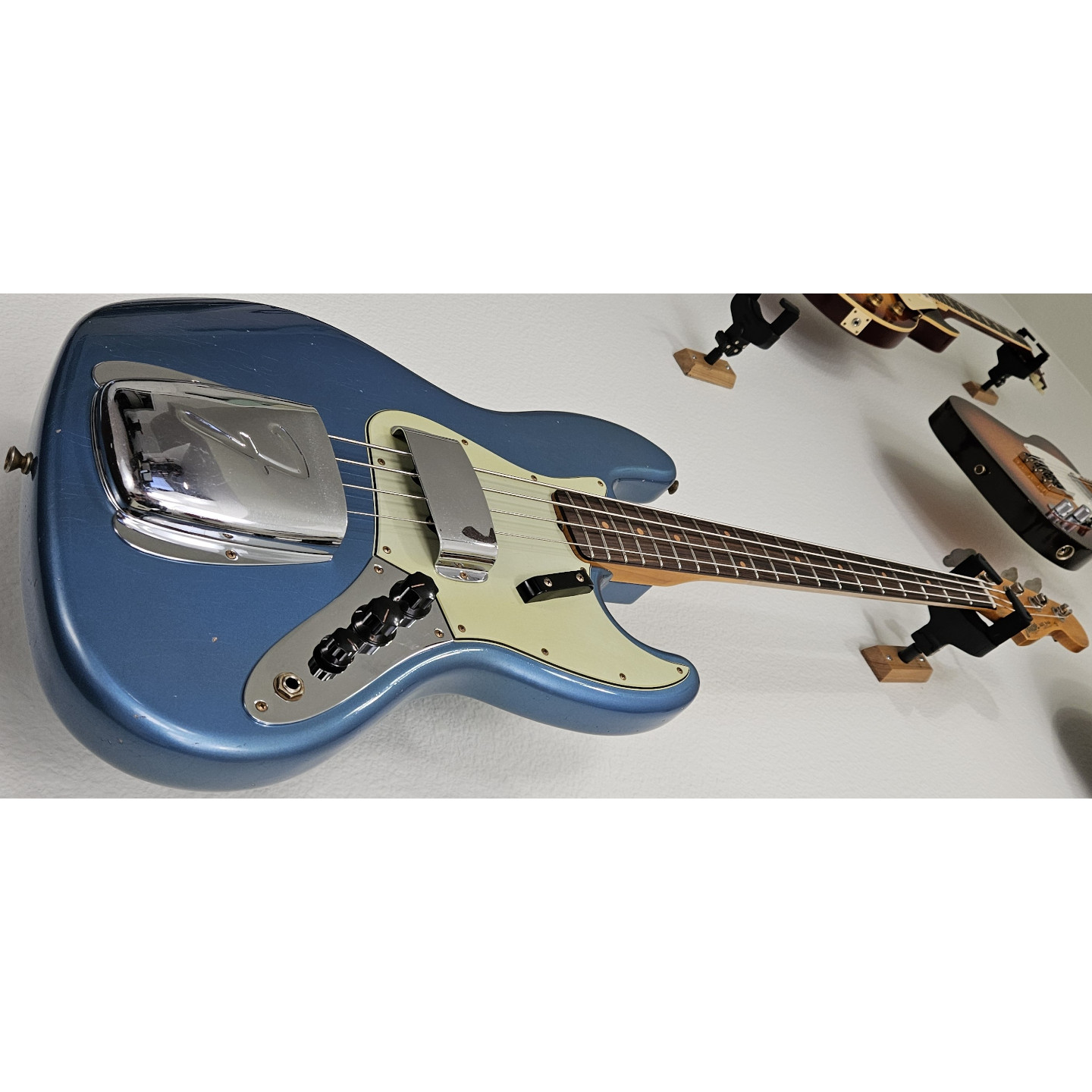 2023 Fender Custom Shop 1964 Jazz Bass Journeyman Relic - Aged Lake Placid Blue