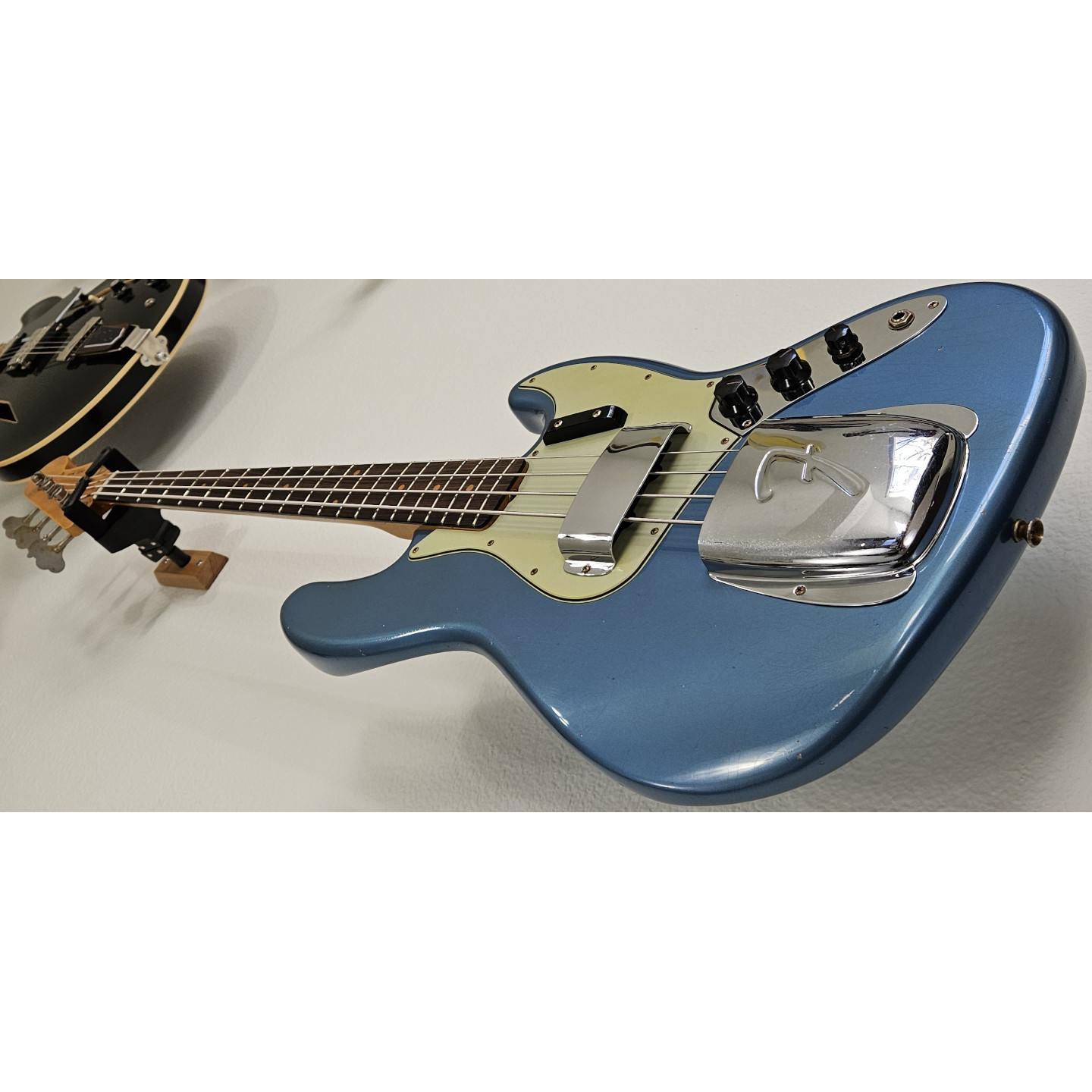 2023 Fender Custom Shop 1964 Jazz Bass Journeyman Relic - Aged Lake Placid Blue