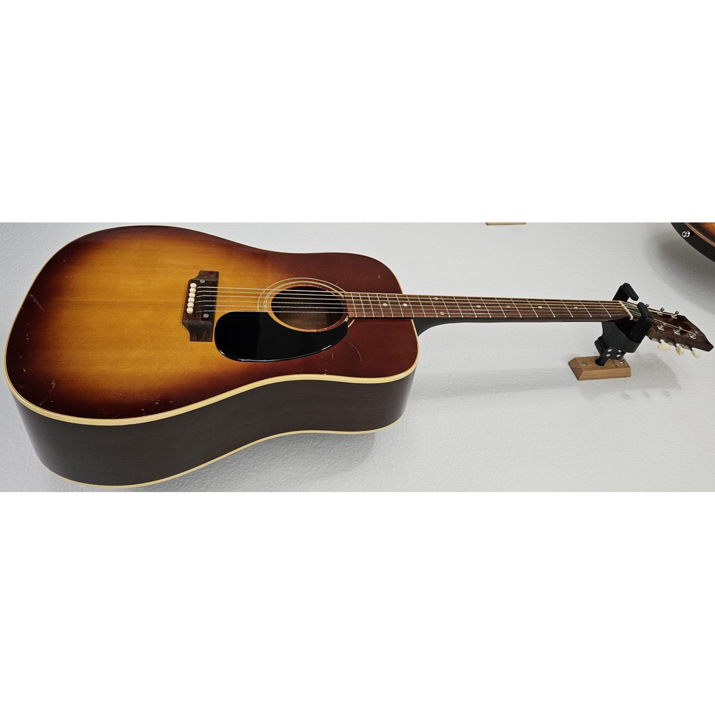 1968 Gibson J-45 ADJ Deluxe Cherry Sunburst Dreadnought Vintage Acoustic Guitar