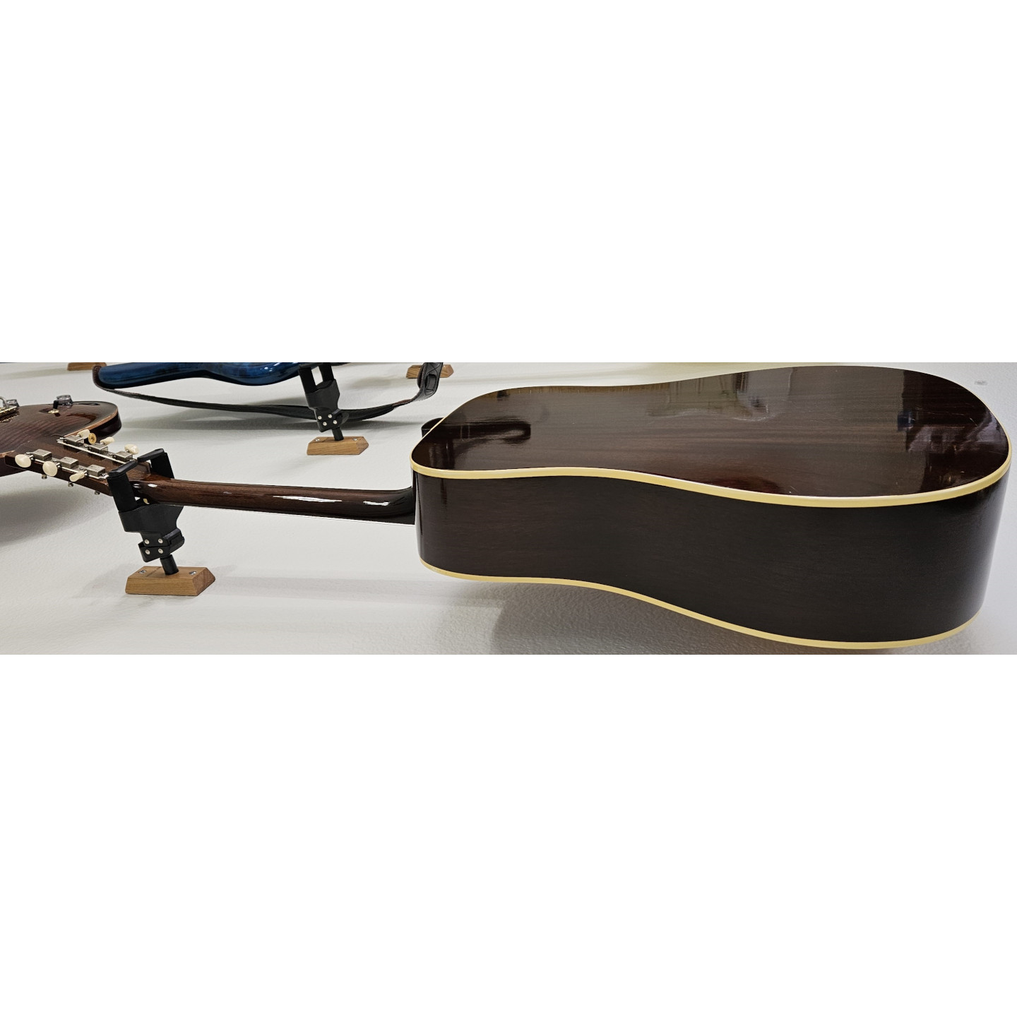1968 Gibson J-45 ADJ Deluxe Cherry Sunburst Dreadnought Vintage Acoustic Guitar