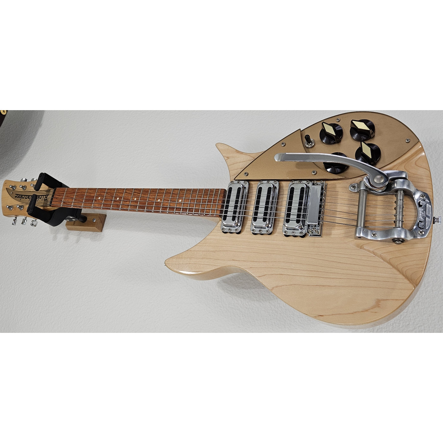 1990 Rickenbacker 325V59 Mapleglo Bigsby John Lennon Beatle Electric Guitar