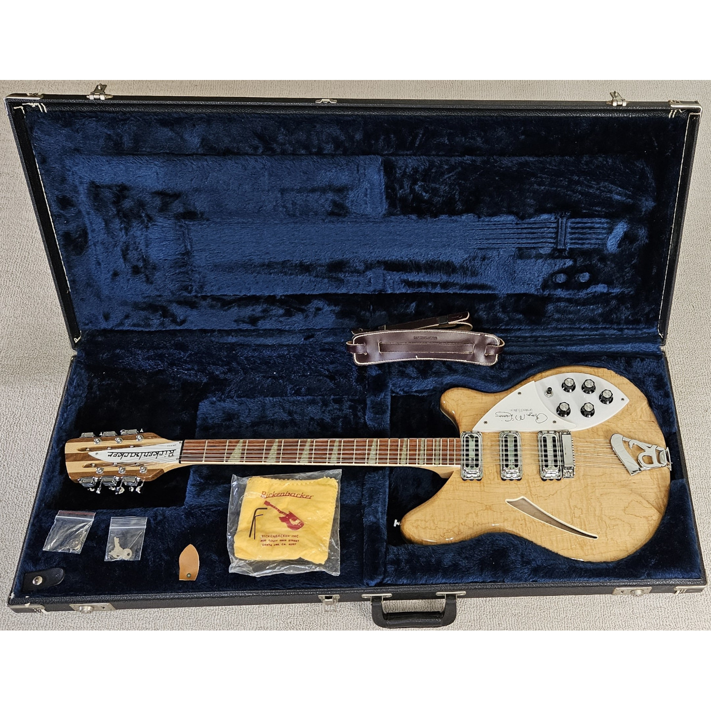 1988 Rickenbacker 370/12RM Roger Mcguinn Limited Edition Byrd 12-String Mapleglo Vintage Electric Guitar
