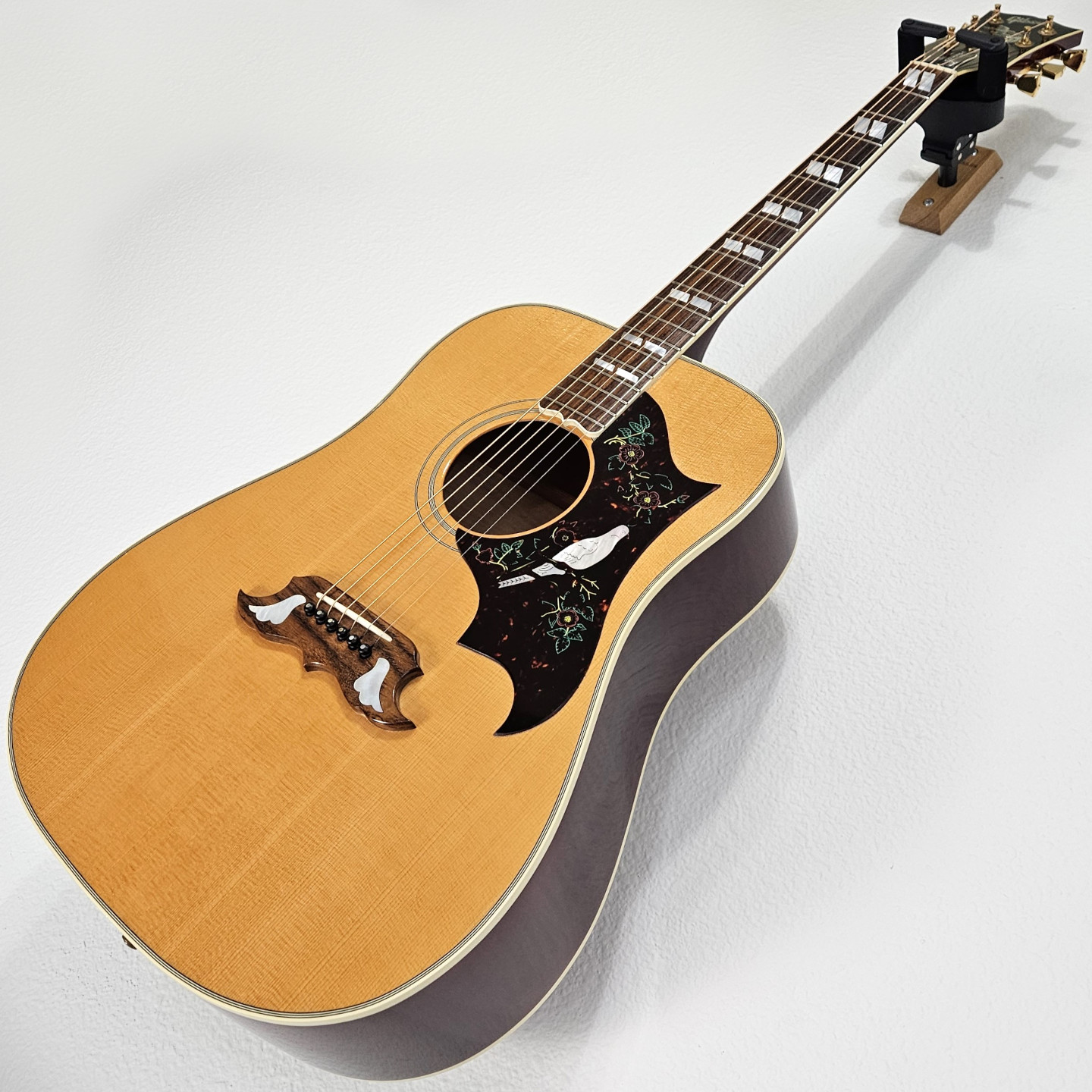 1997 Gibson Custom Shop Dove In Flight Limited Edition Acoustic Guitar