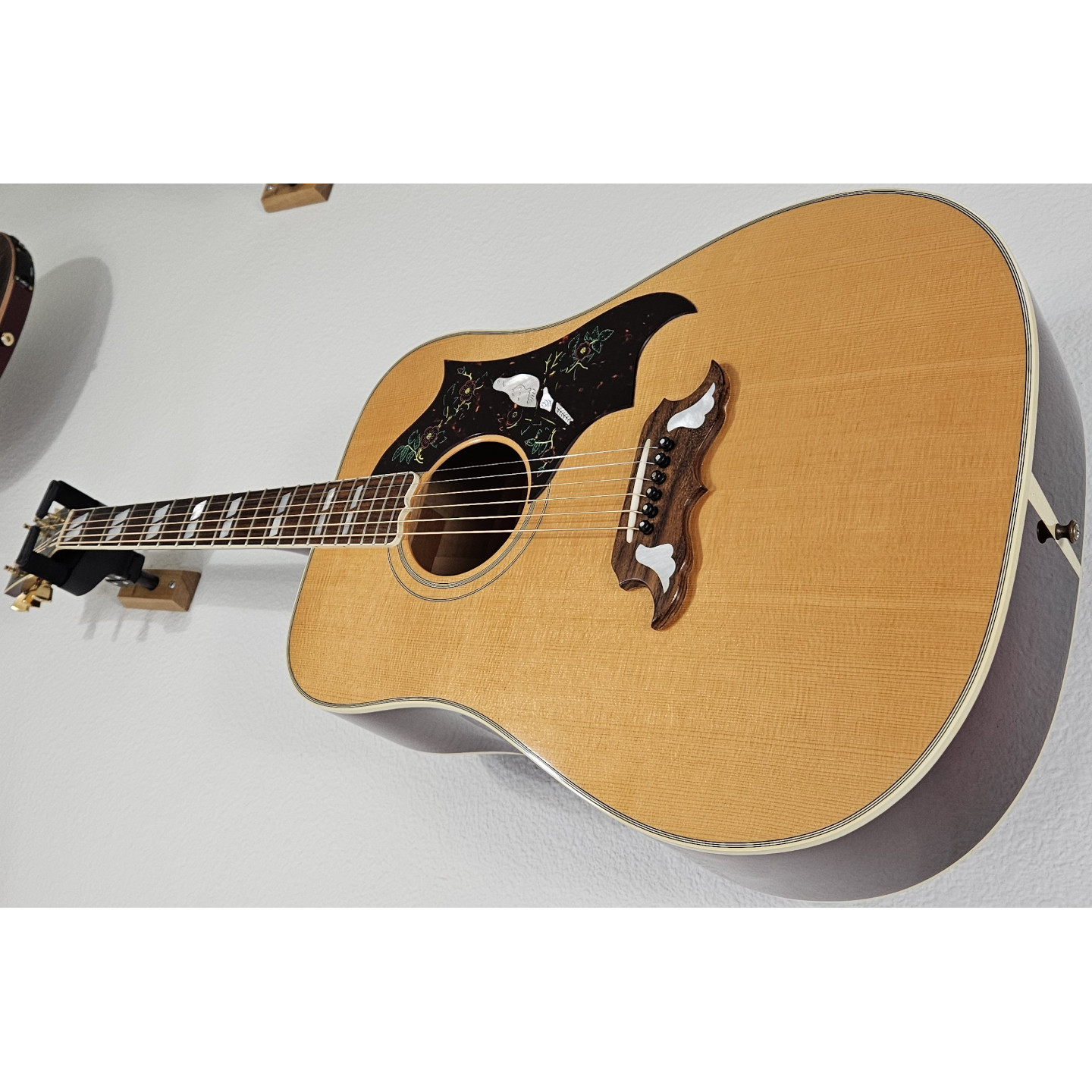 1997 Gibson Custom Shop Dove In Flight Limited Edition Acoustic Guitar