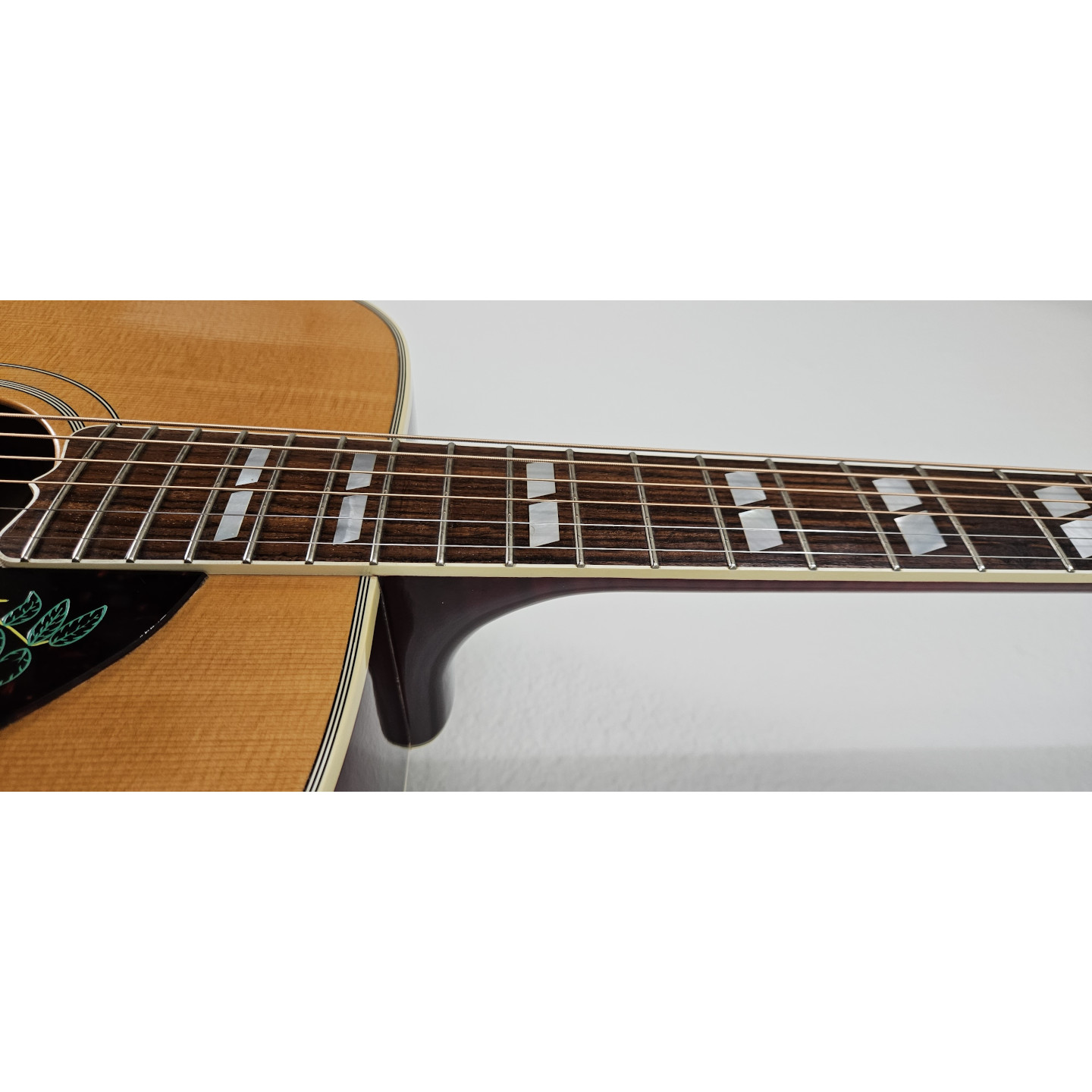 1997 Gibson Custom Shop Dove In Flight Limited Edition Acoustic Guitar