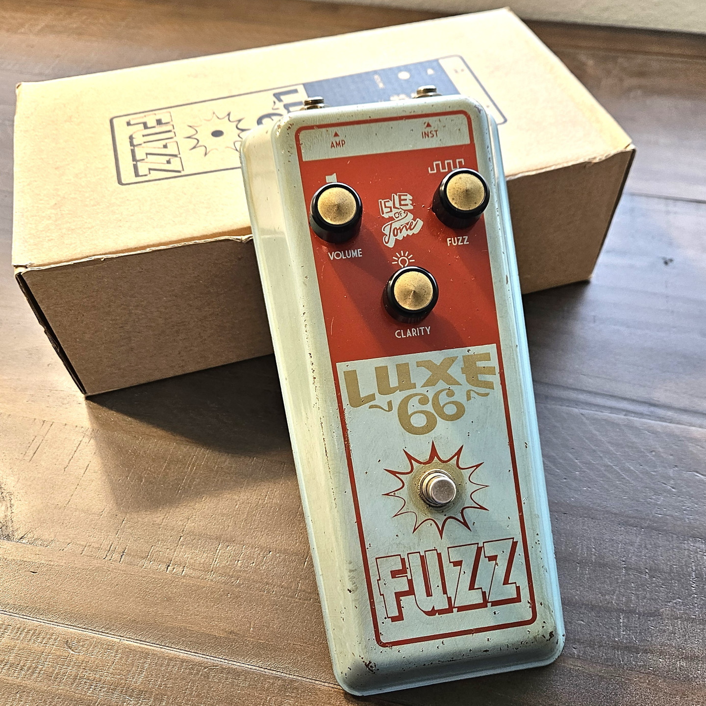 Isle of Tone Luxe '66 Fuzz Face Vintage Handwired Boutique Relic Electric Guitar Effects Pedal