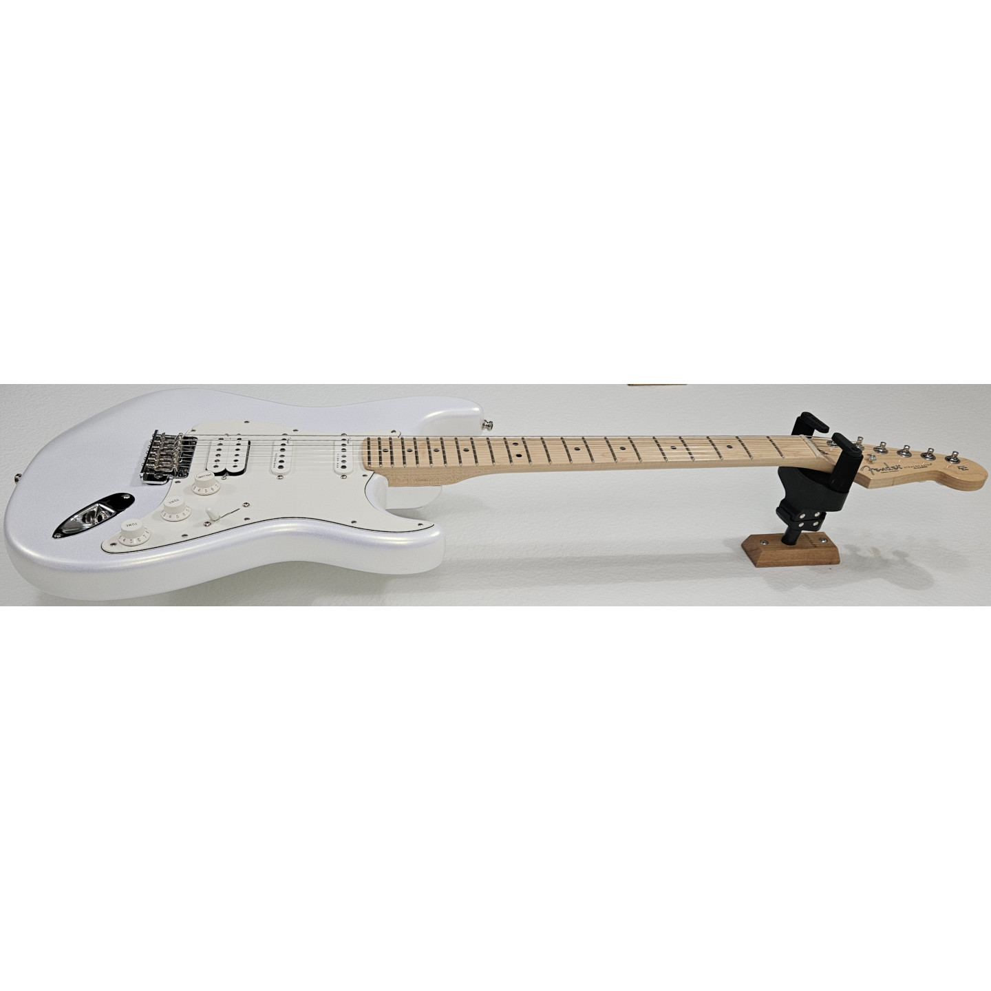 2023 Fender Juanes American Ultra Stratocaster Maple Fingerboard Luna White Electric Guitar