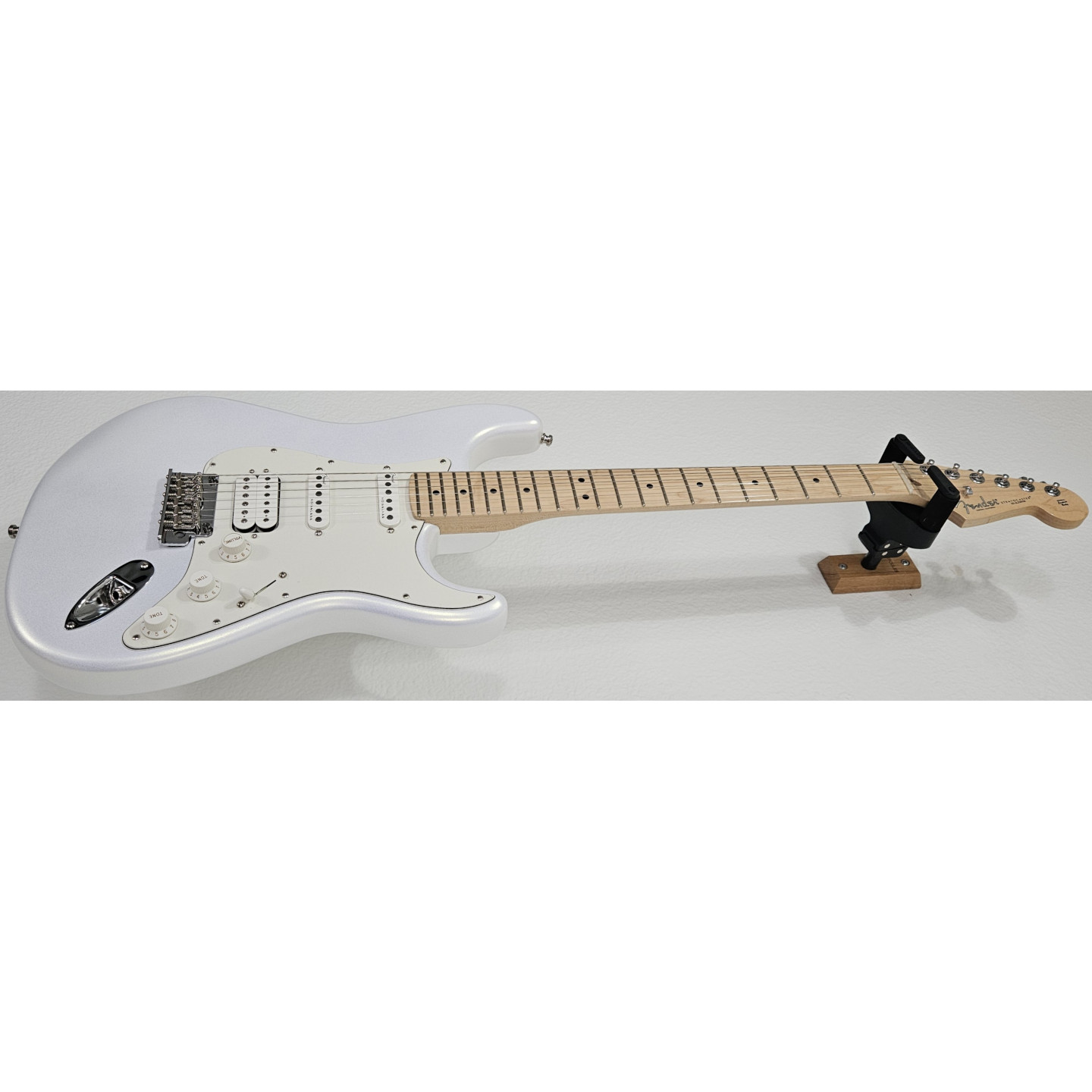 2023 Fender Juanes American Ultra Stratocaster Maple Fingerboard Luna White Electric Guitar