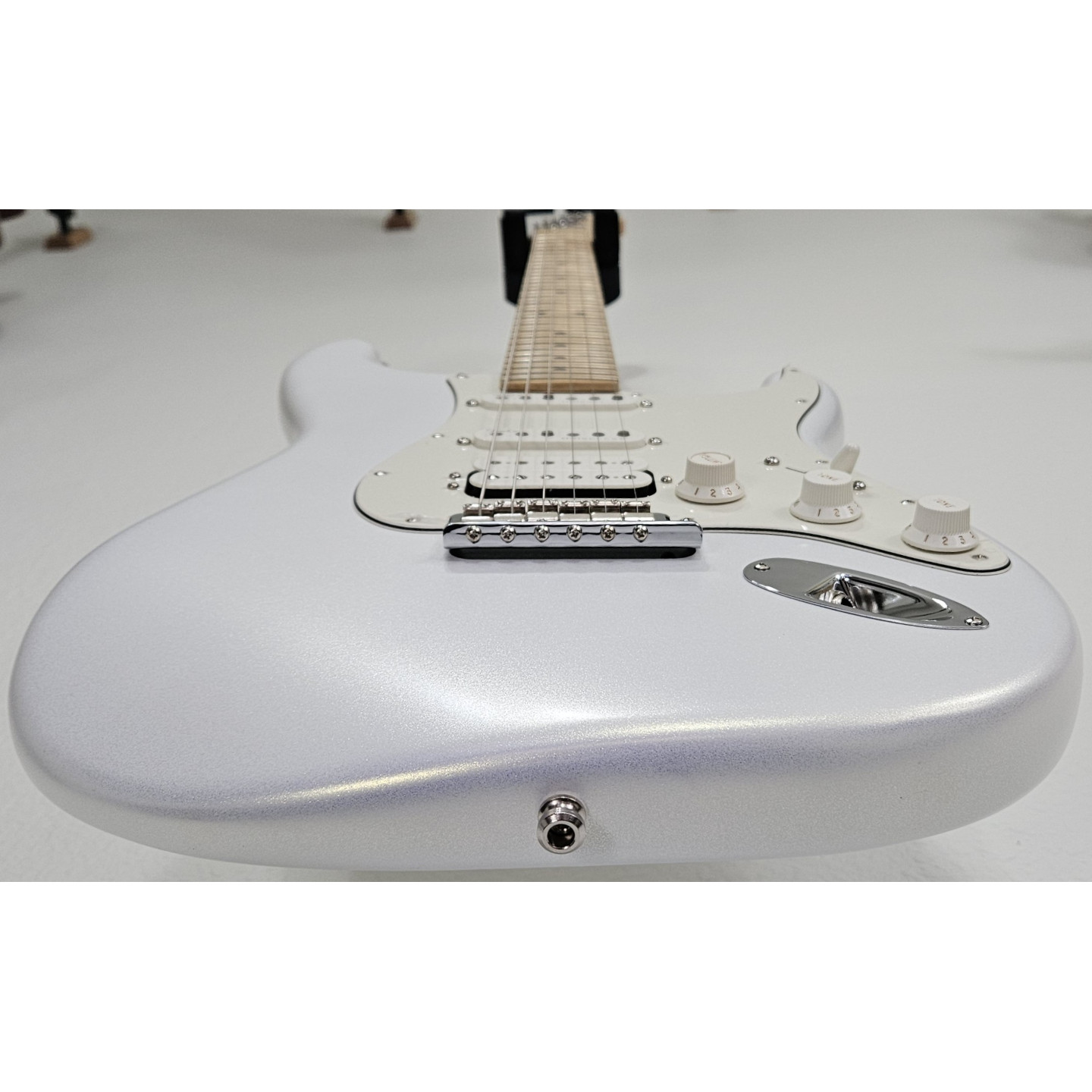 2023 Fender Juanes American Ultra Stratocaster Maple Fingerboard Luna White Electric Guitar