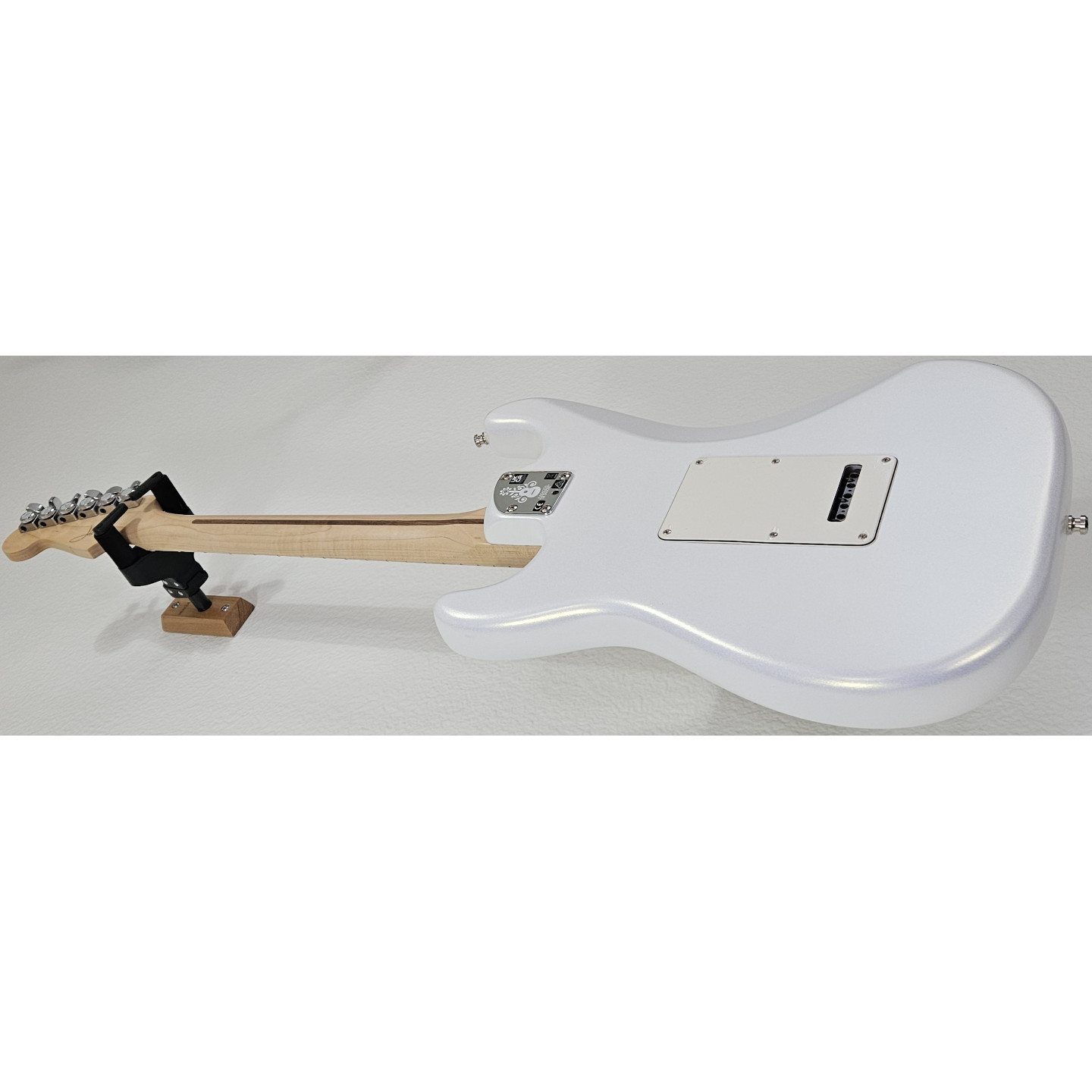 2023 Fender Juanes American Ultra Stratocaster Maple Fingerboard Luna White Electric Guitar